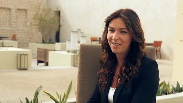 Simona į Jungtinius Arabų Emyratus vyko turtų, o gavo – badą.