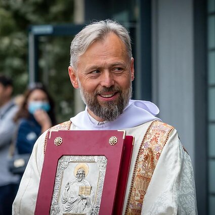 Džiazuojanti istorija. Galios žaidimai: kelias kunigų ir diakonų bendrystės link.