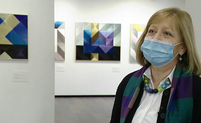 Spalvotyrininkė ir tektilininkė pristato parodą „Mėlynos mintys“: kiekviena spalva daro stiprų poveikį net to nejuntant