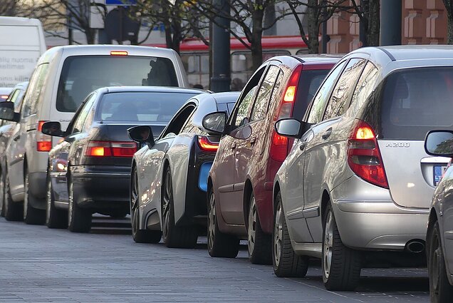 Keliai. Mašinos. Žmonės. Kur nukeliauja pinigai, sumokėti už baudas ir kokie pažeidimai keliuose fiksuojami dažniausiai?