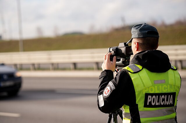 Piktybiškai baudų nemokantys vairuotojai varo į neviltį: pinigų sako neturintys, viešųjų darbų dirbti nenori
