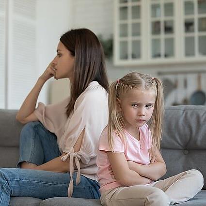 Čia ir dabar. Vaikų emocijų uraganas: atpažinti, suprasti, padėti
