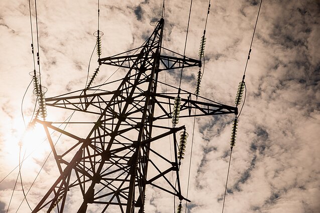 elektros stulpas elektros stulpas