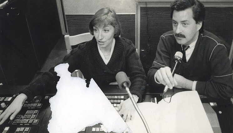 Margarita Kosmauskaitė ir Vytenis Pauliukaitis TV aparatinėje. 1987 m. 