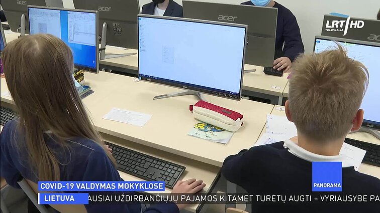 COVID-19 serga vis daugiau pedagogų: prašo aiškumo dėl stiprinamosios dozės