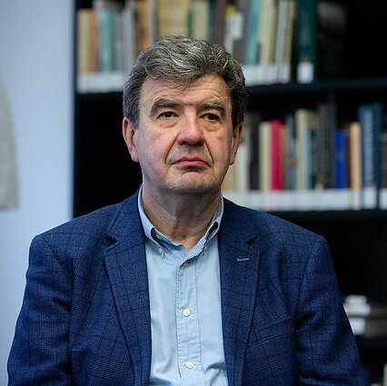 Pirmas sakinys. Vytauto Ališausko rašymas ir skaitymas