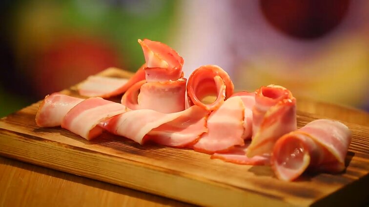 Gardi ir gerai kramtoma šoninė: ekspertai atsakė, į ką svarbu atkreipti dėmesį renkantis bei kaip ją gaminti