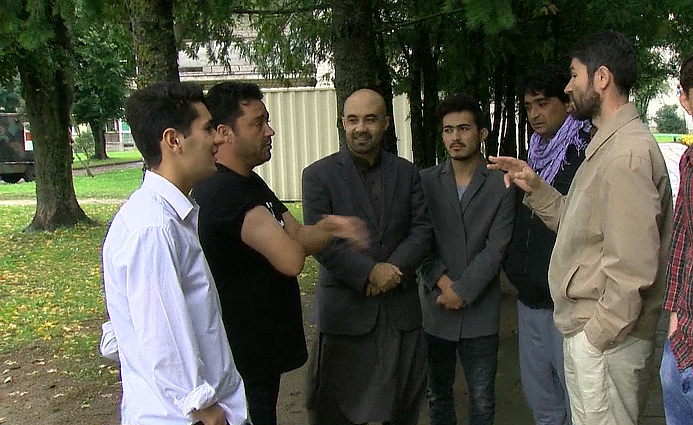 Žinios. Lietuvos kariams talkinusiems afganistaniečiams pagaminti leidimai gyventi Lietuvoje