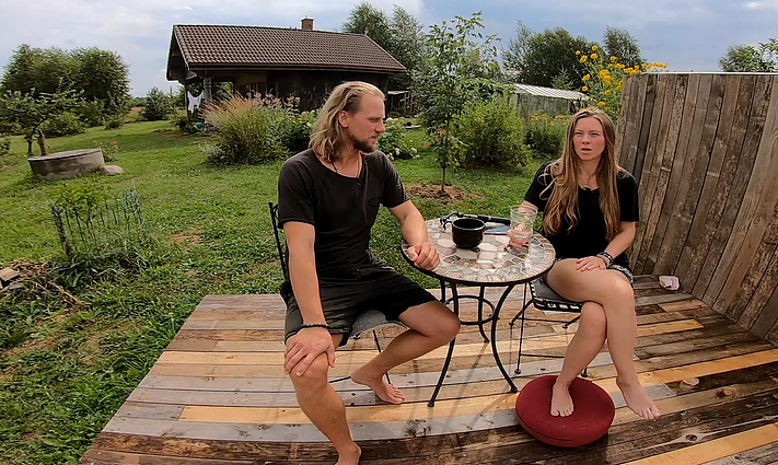 Dėl sveikatos problemų miestą palikę Vertelkos: įsikūrę Strazduose ne tik atsigavo patys, bet ir išmoko rūpintis aplinka