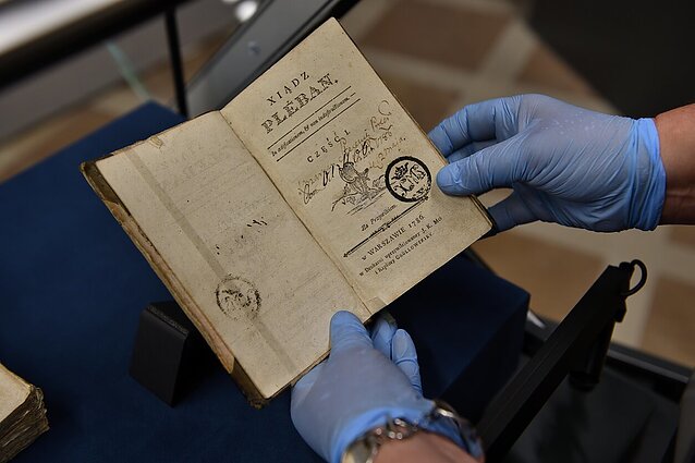 Žinios. Lietuvoje bus galima pamatyti istorinę relikviją: atvežta ATR Gegužės 3-iosios Konstitucija