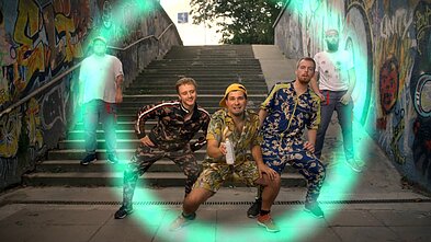 Kadras iš grupės „Antikvariniai Kašpirovskio dantys“ klipo