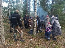 Pasienyje su Baltarusija aptikta migrantų grupė su vaikais