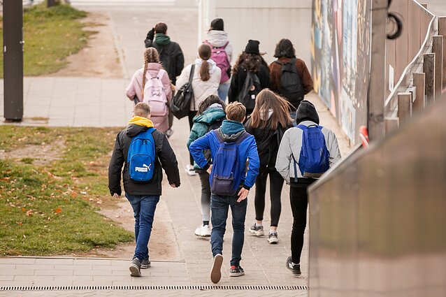 Epidemiologai įsitikinę, kad siūlymas pratęsti moksleivių atostogas viruso plitimo šalyje nesustabdys