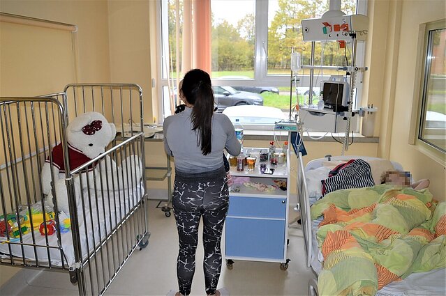 Gydytojai apie augantį vaikų sergamumą COVID-19: labiausiai serga tie, kurių tėvai nepasiskiepiję