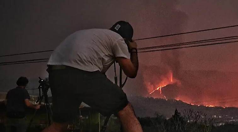 La Palmos salą po ugnikalnio išsiveržimo aplankęs Algis Kriščiūnas: viskas tarsi nubarstyta juodu smėliu