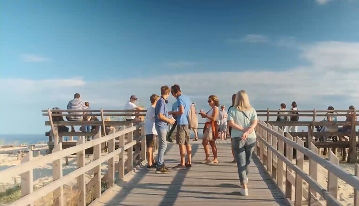 Šiuolaikinė opera „Nidos mokyklos kronika“ keliasi į uždaras erdves: pristatyta Klaipėdos dramos teatre