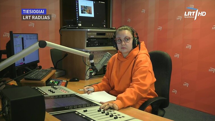 LRT RADIJO žinios. Ugniagesiams pavyko lokalizuoti didelį gaisrą gamykloje Šiauliuose