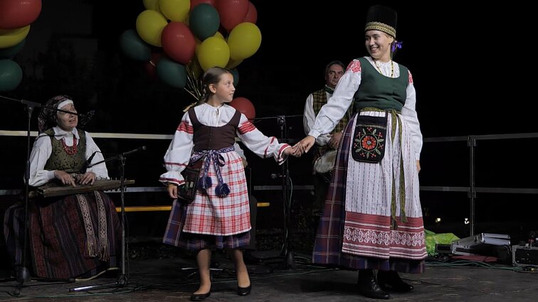 Tautinių kostiumų pristatymas Romoje