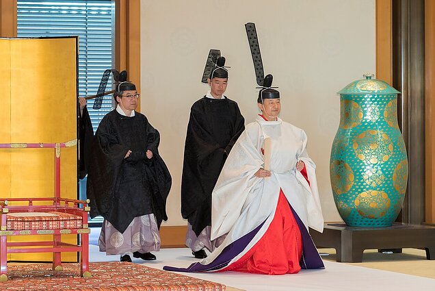 Japonologė: Japonijoje vis dar per stiprus patriarchatas, kad būtų leidžiama sostą paveldėti moterims