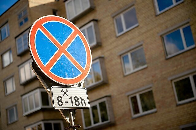 Panevėžyje masiškai ignoruojami kelio ženklai: pažeidimus fiksuoja ir gyventojai, ir pareigūnai