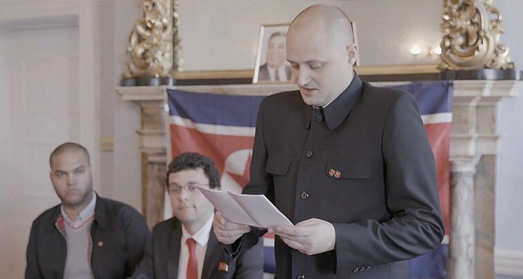 Madso Brueggerio dokumentinis filmas „Šnipas Šiaurės Korėjoje“. Ulrichas Larsenas