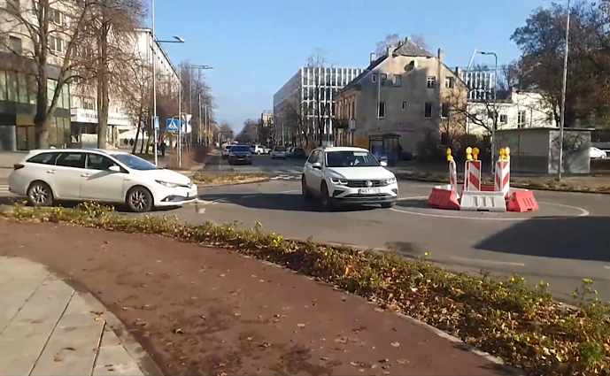 Savivaldybės atstovo komentarai dėl sumaištį keliančio Naugarduko eismo žiedo