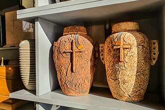 Cremation urns (associative image) Cremation urns (associative image)