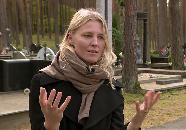 Dizainerė siūlo tvarias laidotuvių tradicijas: palikim gėles pievoms, pompastika atsisveikinat nėra reikalinga