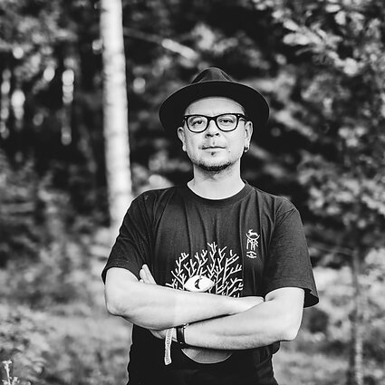 Pakartot. Marijonas, Vėjopatis, Nakas, „Superkoloritas“ ir kitos muzikinės naujienos