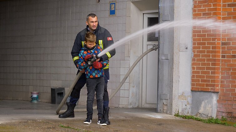 Svajoja vaikai. Ugniagesiu gelbėtoju norintis tapti Martynas susipažįsta su šio darbo specifika iš arčiau