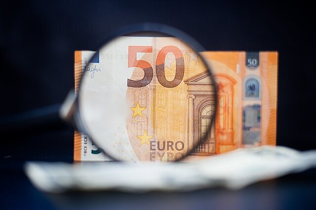 Lietuvos verslai ima skolintis iš bankų užsienyje: sako, jog ten paskolos pigesnės ir paprasčiau gaunamos