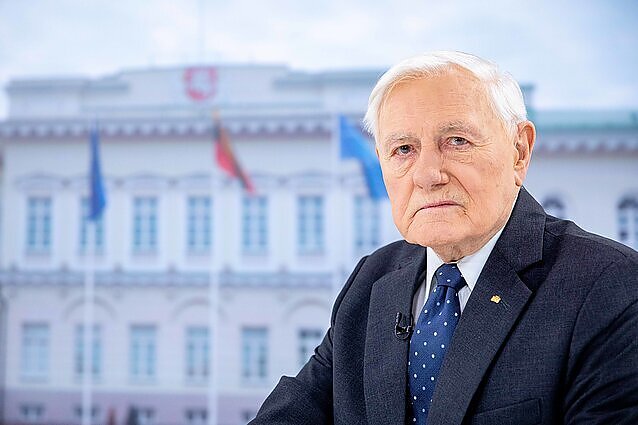 Žinios. Prezidentui Valdui Adamkui šiandien – 95