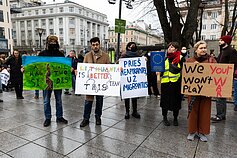 Vinco Kudirkos aikštėje vyko akcija Prieglobsčio prašymas nėra nusikaltimas Vinco Kudirkos aikštėje vyko akcija Prieglobsčio prašymas nėra nusikaltimas