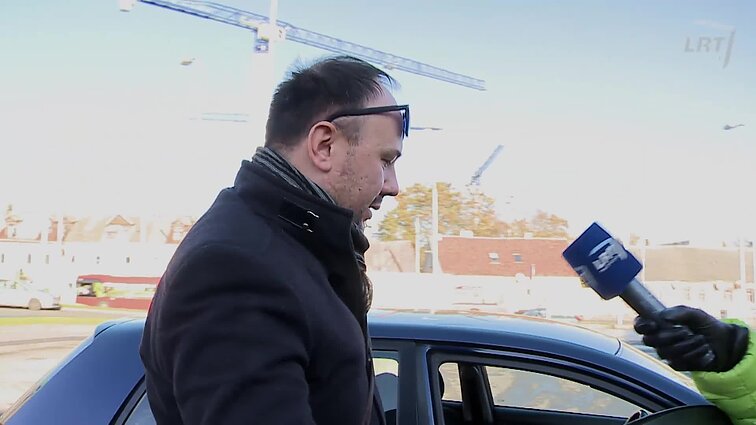 Dažnai rasoja automobilio langai? Ekspertai sako, kad dėl drėgmės neretai kalti kilimėliai