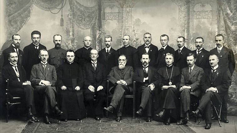 Moterų fotografijos istorija Lietuvoje: tikroji Nepriklausomybės akto signatarų nuotraukos autorė ir fotografė, fiksavusi tik moteris