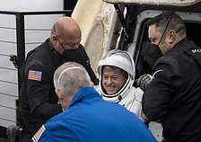 TKS astronautai sugrįžo į Žemę „SpaceX“ erdvėlaiviu TKS astronautai sugrįžo į Žemę „SpaceX“ erdvėlaiviu
