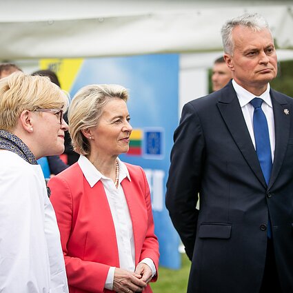 LRT Aktualijų studija. Ar tik krizės suvienija?