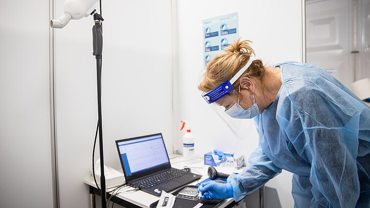 Laba diena, Lietuva. Ką apie COVID-19 testus už savus pinigus mano profesinių sąjungų atstovai?