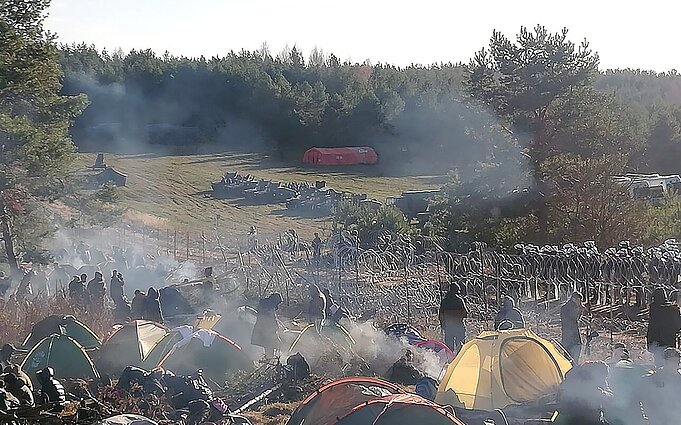 Svarbi valanda. Vis daugiau oro bendrovių praneša stabdančios skrydžius į Minską: ar ES spaudimas suveikė?