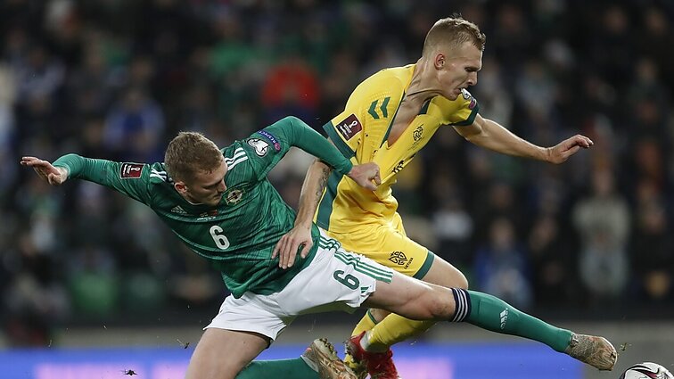 Sportas. Orai. Belfaste į savus vartus įsimušusi Lietuvos rinktinė pralaimėjo Šiaurės Airijai (su vertimu į gestų k.)