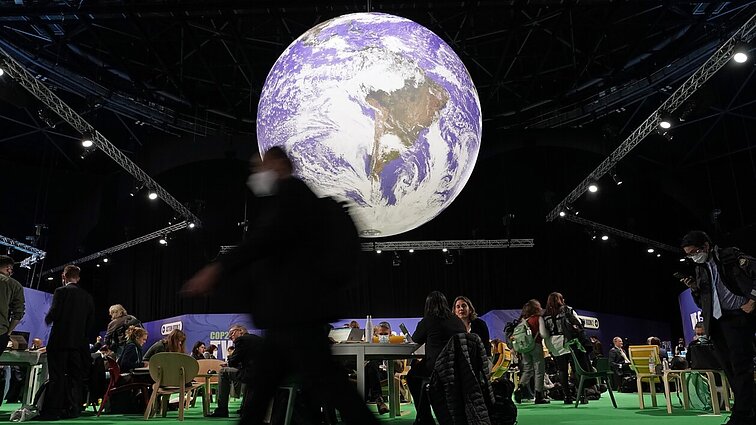 COP26 konferencijos dalyviai sutarė naudoti mažiau anglies, kritikai pabrėžia: pažanga – per maža