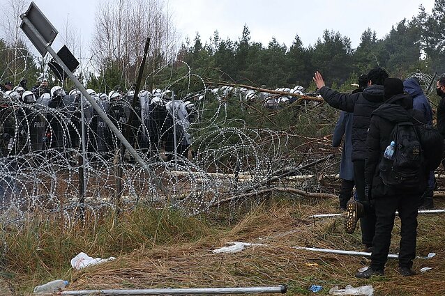 Žinios. Liubajevas apie padėtį pasienyje: matome neraminančias tendencijas – migrantų grupės didėja
