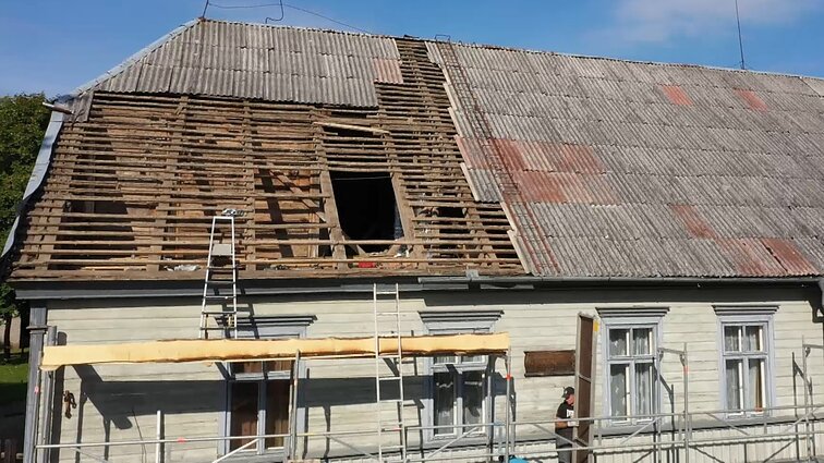 Istorijos apie namų „dangčius“: ką pasakoja stogai ir kodėl vėl grįžta senosios namų dengimo technologijos