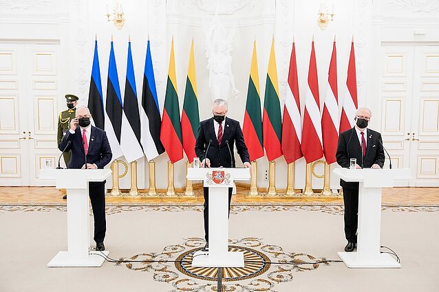 Nausėda: prireikus, esame pasirengę palaikyti Lenkijos sprendimą aktyvuoti NATO ketvirtąjį straipsnį