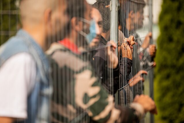 Žinios. Siūloma griežtinti atsakomybę už nelegalios migracijos organizavimą