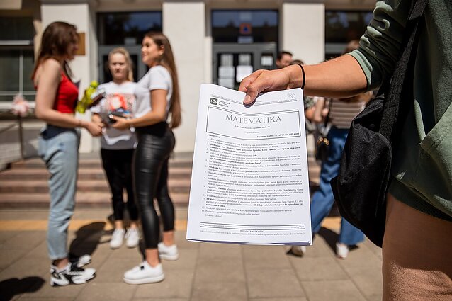 Norintieji įstoti į aukštąją mokyklą privalės išlaikyti tris valstybinius egzaminus: nauja tvarka įsigalios 2024-aisiais
