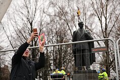 Vilniuje nukeliamas Petro Cvirkos paminklas