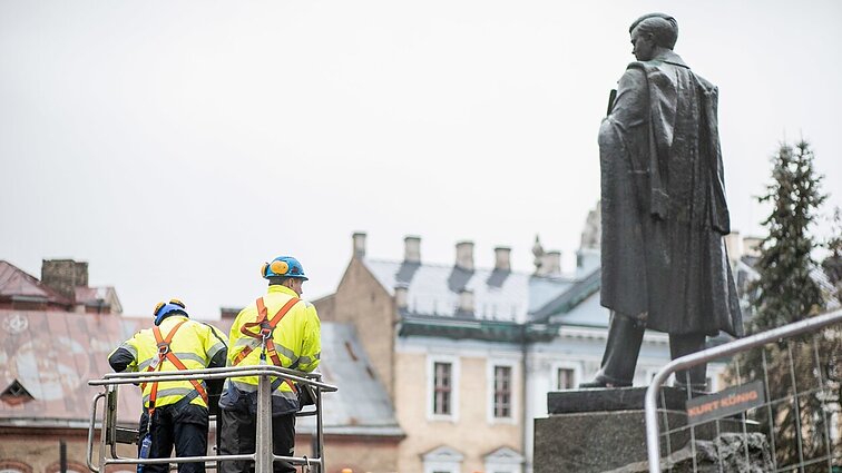 Kvietkauskas nemano, kad reikėjo nukelti Cvirkos paminklą: neina pasakoti apie praeitį ją trinant