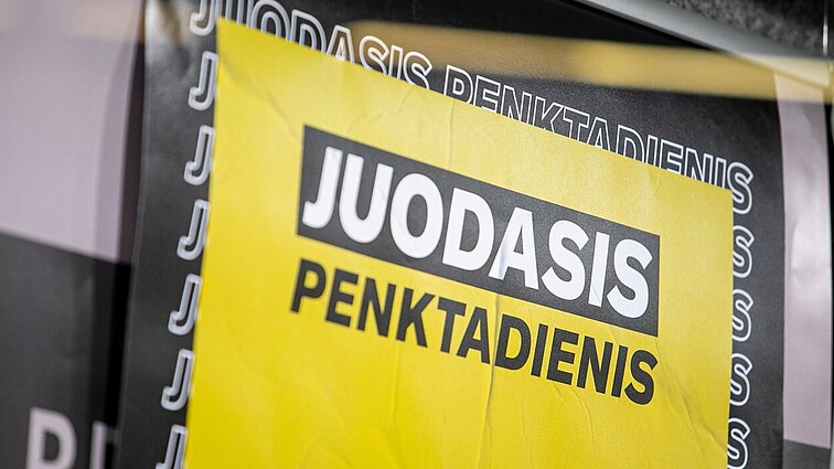 Pasaulyje ruošiamasi „Juodajam penktadieniui“: išaugus infliacijai, nuolaidos tampa ypatingai aktualios