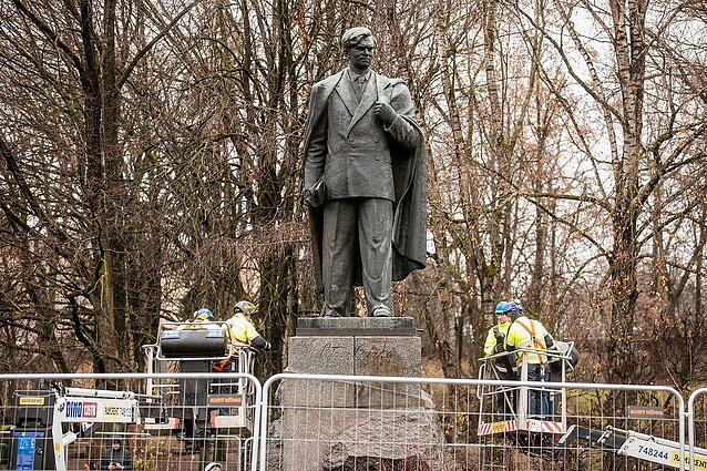 Istorikas apie nukeltą Cvirkos paminklą: pastebime tik didelius monumentus, tačiau Lietuvoje sovietinio paveldo dar labai daug